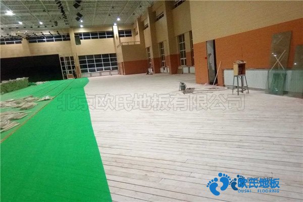 學(xué)校籃球場(chǎng)木地板施工步驟