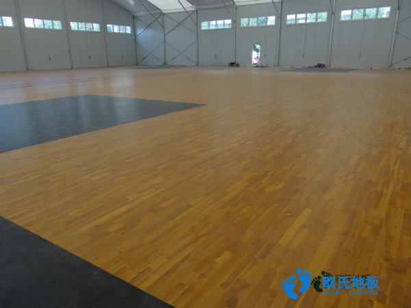 質(zhì)量好籃球地板施工團(tuán)隊