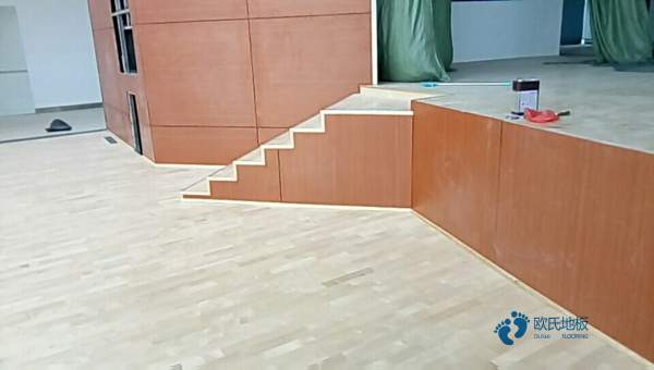 學校籃球館木地板的參數(shù)2